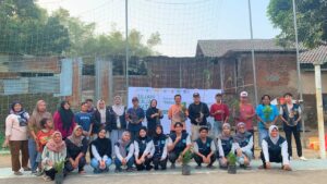KKN 144 UIN Siber Cirebon Tanam 65 Bibit Pohon di Desa Palir, Semarakkan Kemerdekaan dengan Aksi Hijau