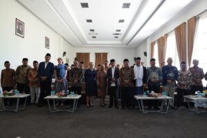 Disaksikan Menag, UIN Bandung dan UIN Siber Cirebon Teken MoU dengan Hartford International University AS