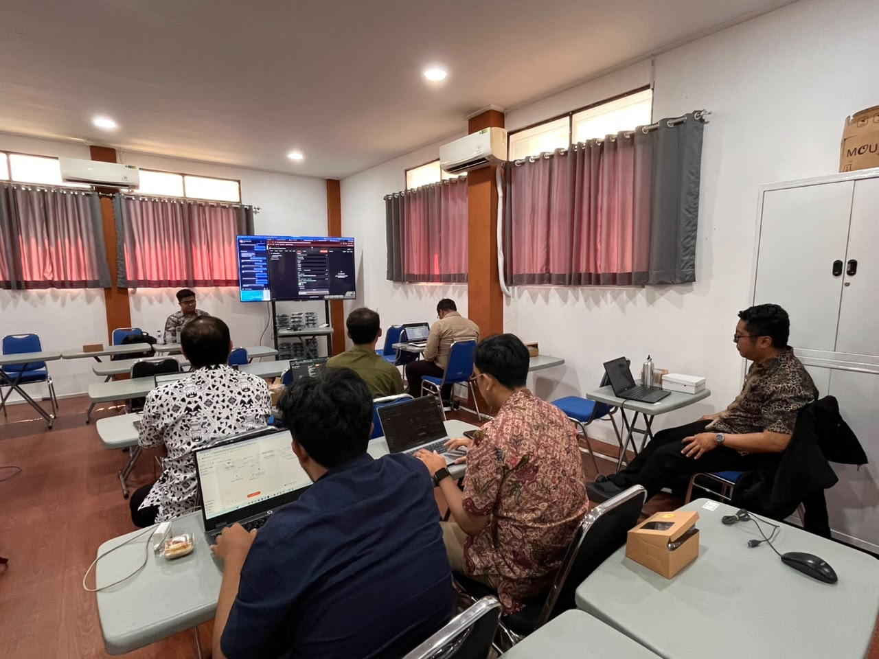 Pelatihan AI Chatbot dan otomasi digital UIN Siber Syekh Nurjati Cirebon