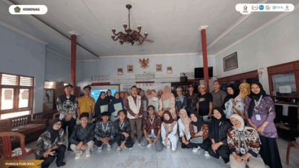 Workshop sertifikasi halal UMKM oleh KKN PPPH Kelompok 102 UIN Siber Cirebon di Desa Sitiwinangun