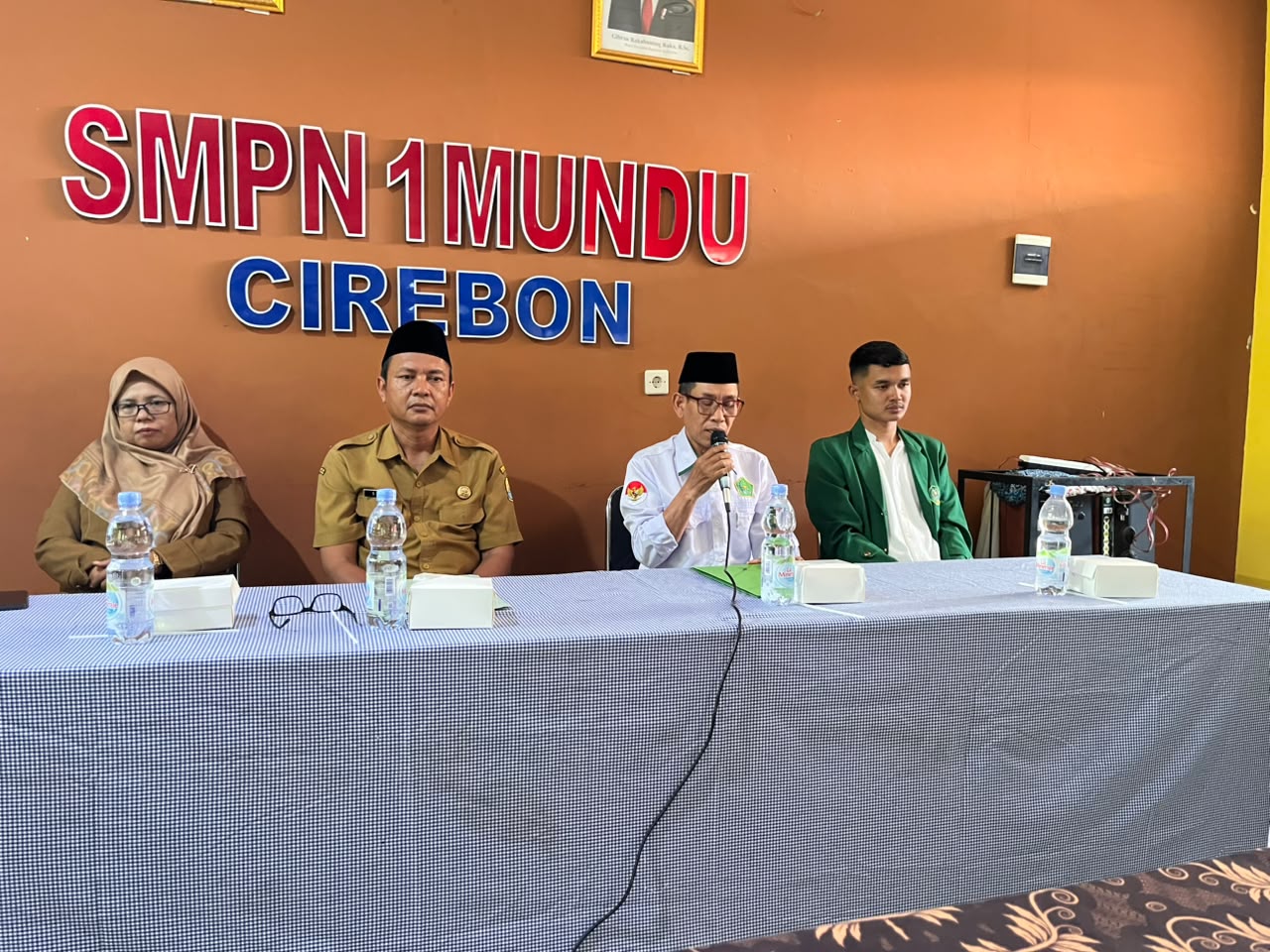 Pelepasan mahasiswa PLP UIN Siber di SMP Negeri 1 Mundu