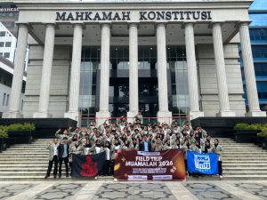 60 mahasiswa Hukum Ekonomi Syariah UIN Siber Cirebon saat kunjungan akademik ke Mahkamah Konstitusi Jakarta.