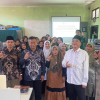 DPL UIN Siber Cirebon bersama pimpinan dan guru MTsN 1 Kota Cirebon dalam pembukaan PLP