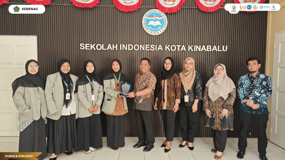 Delegasi mahasiswa PLP Internasional FITK UIN Siber Cirebon diterima di Sekolah Indonesia Kota Kinabalu, Malaysia.