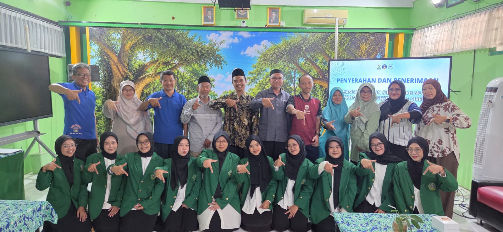 Penyerahan mahasiswa PLP UIN Siber Syekh Nurjati Cirebon kepada SMPN 7 Kota Cirebon
