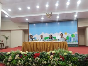 Mahasiswa HES UIN Siber Cirebon berdialog dengan narasumber dalam kunjungan akademik di Komisi Yudisial.
