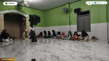 Mahasiswa KKN 65 UIN Siber Syekh Nurjati Cirebon mengikuti Marhabanan bersama masyarakat Jagapura Kidul
