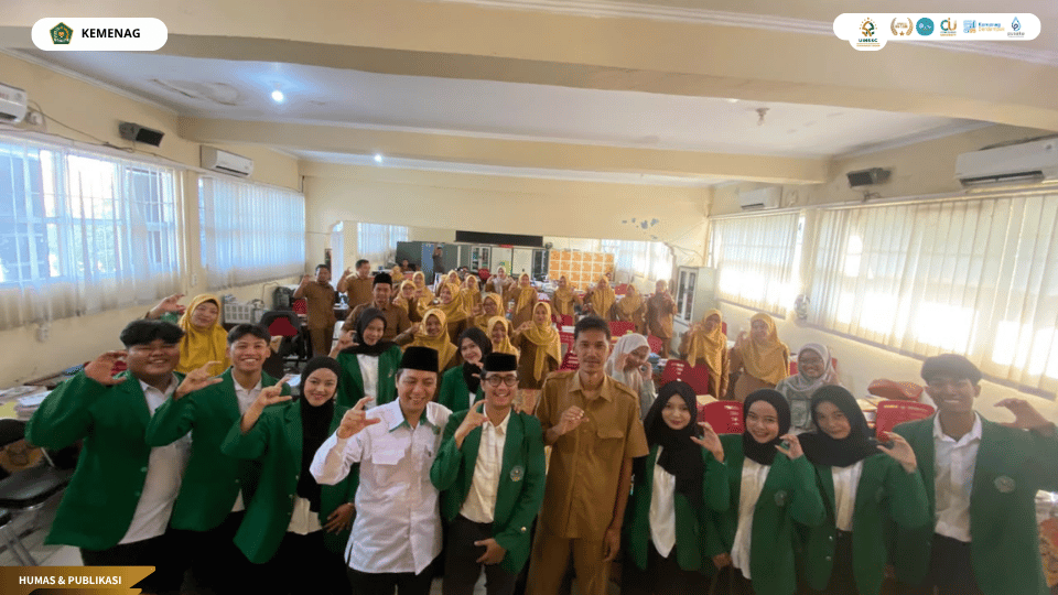 Mahasiswa PLP FITK UIN Siber melaksanakan kegiatan di SMA Negeri 1 Astanajapura