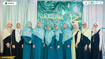 Mahasiswa PLP UIN Siber Cirebon bersama guru dan siswa RA Baiturrahim dalam kegiatan Maulid Nabi
