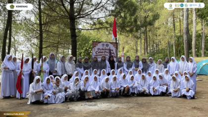 Mahasiswa PLP UIN Siber Cirebon mendampingi peserta Perkemahan Calon Penegak MA An-Nur di Buper Ipukan Kuningan.