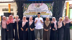 Mahasiswa PLP UIN Siber Cirebon mengikuti Peringatan Maulid Nabi Muhammad SAW di MTsN 1 Kota Cirebon.