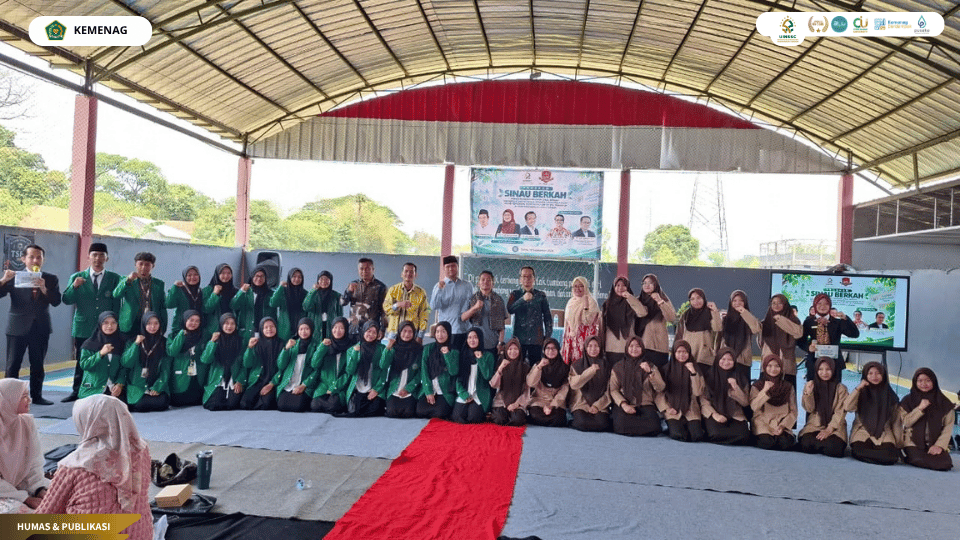 Mahasiswa PLP UIN Siber Cirebon mengikuti kegiatan SINAU Berkah di Pesantren Akmala Sabila Cirebon