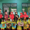 Mahasiswa PLP UIN Siber Syekh Nurjati Cirebon mendampingi siswa RA Baiturrahim dalam kegiatan edutainment