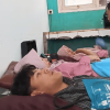 Mahasiswa PLP UIN Siber mengikuti aksi donor darah di SMA Negeri 1 Astanajapura.