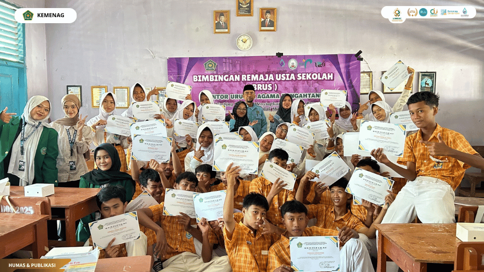 Mahasiswa PPL UIN Siber Cirebon mendampingi kegiatan BRUS KUA Tengah Tani