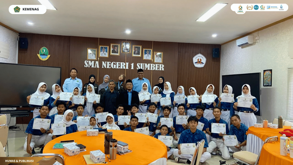 Mahasiswa PPL UIN Siber Cirebon mendampingi kegiatan BRUS di SMAN 1 Sumber.