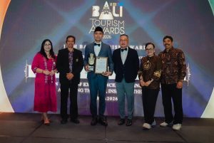 Menag Raih Penghargaan Bali Top Hospitality Leader in Religious Tourism Development.