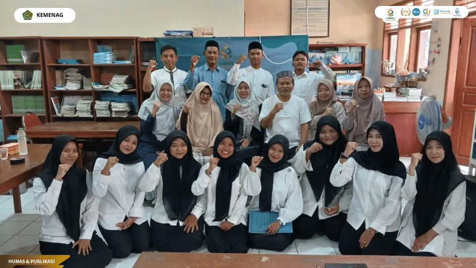 Penyerahan dan pembukaan PLP UIN Siber di SMP Negeri 1 Gunung Jati.