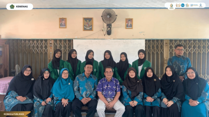 Penyerahan enam mahasiswa PLP UIN Siber ke MI Salafiyatul Huda 1