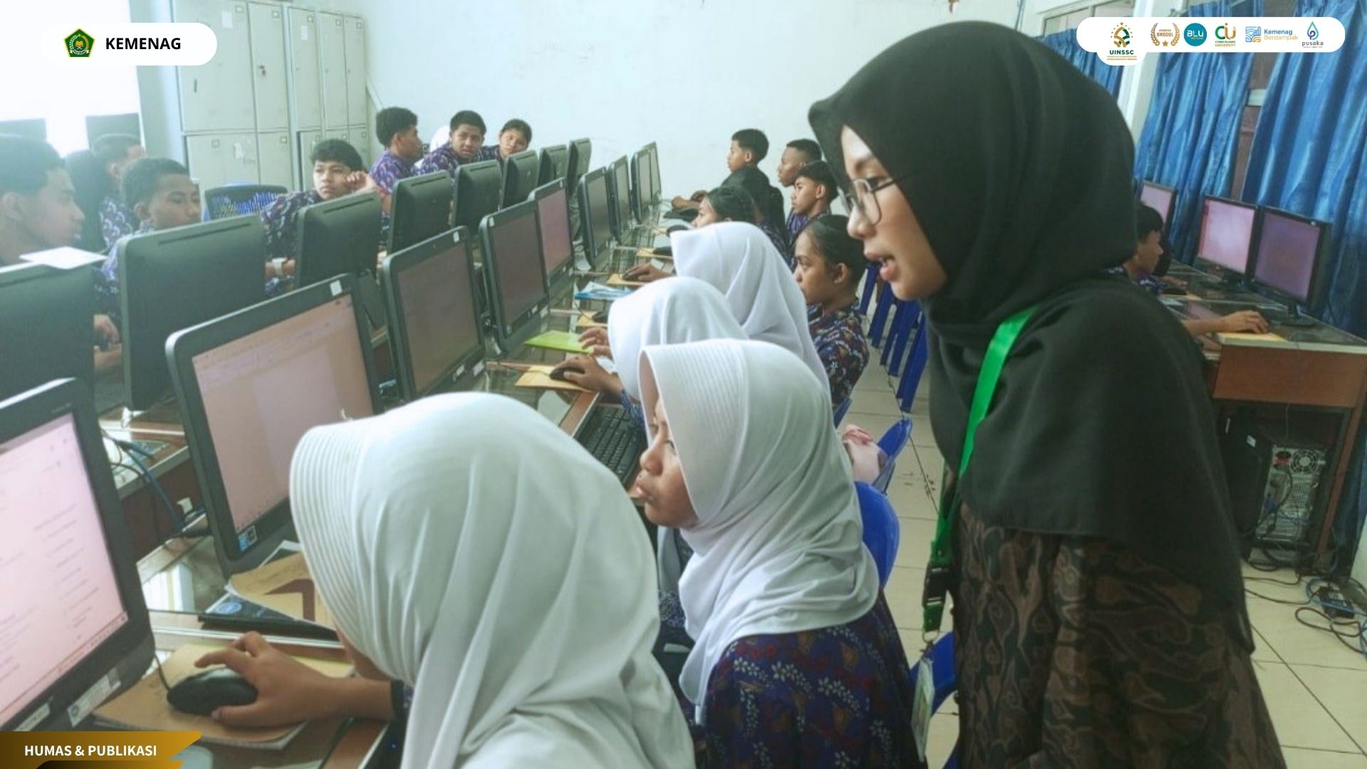 Bawa Semangat Cyber University ke Malaysia, Mahasiswa UIN Siber Cirebon Dampingi Siswa SIKK Belajar TIK