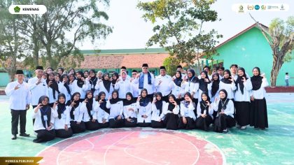 Bukan Sekadar Praktik Mengajar, Mahasiswa PLP UIN Siber Cirebon Turut Kawal Kegiatan Kakanwil di MAN 1 Cirebon
