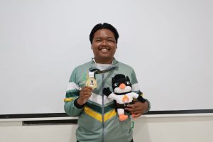 Adit Baiturrochman Juara I Kaligrafi Naskah, Bawa UIN Siber Cirebon ke Puncak PORSI Jawara II