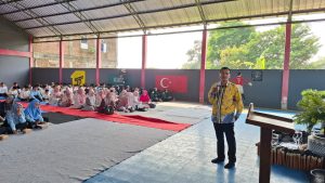 Penelitian Sinau Berkah yang diketuai Prof. Dr. Hj. Nurlela, M.Ag., bersama Dr. Ade Hidayat, M.Pd. dan Dr. Iis Arifudin, M.Ag., mendorong pendidikan yang mengintegrasikan nilai keislaman, kepedulian lingkungan, dan keterlibatan masyarakat.