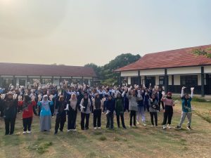 World Cleanup Day, SMA Negeri Tengah Tani Ajak Warga Sekolah Peduli Lingkungan