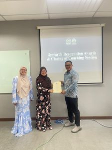 Saat Emas Ikut Jatuh di Tengah Krisis, Mahasiswa S3 UIN Siber Cirebon Tawarkan Konsep Safe Haven Berbasis Maqāṣid al-Sharīʿah