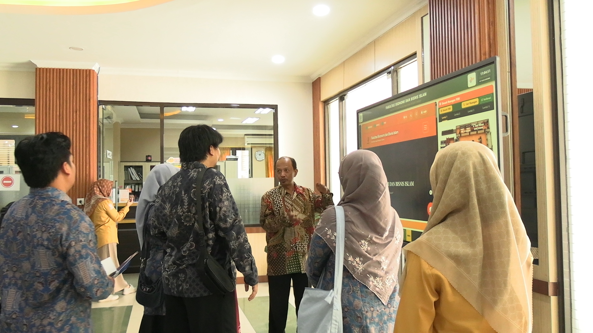 Pimpinan FEBI UIN Siber menerima kunjungan akademik FEBI UIN Mataram.