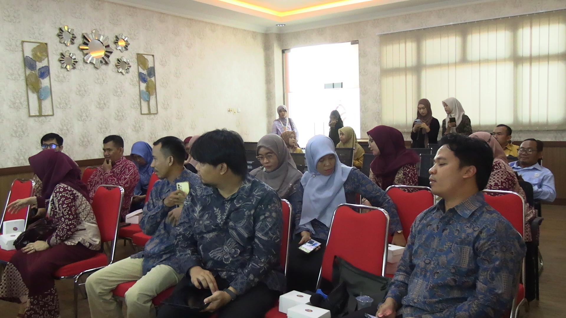 Diskusi penguatan Mini Bank sebagai laboratorium pembelajaran mahasiswa FEBI.
