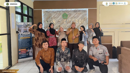 Dosen Pembimbing Lapangan UIN Siber Cirebon melaksanakan monitoring mahasiswa PLP di MAN 4 Cirebon.