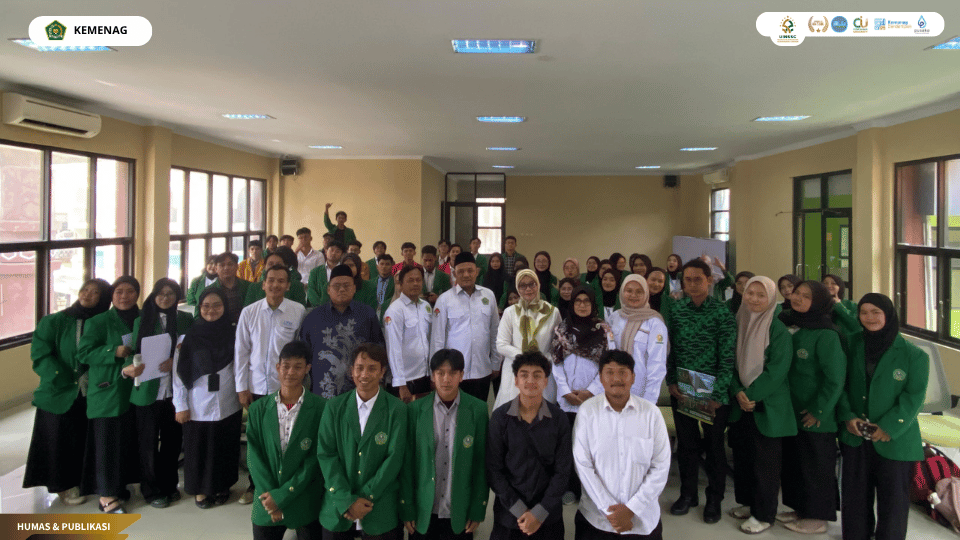 Dosen pembimbing dan jajaran Kemenag Kabupaten Cirebon dalam kegiatan penarikan mahasiswa PPL
