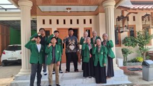 Mahasiswa BSA UIN Siber Cirebon melaksanakan PPL di Pondok Pesantren Darurrohmah.