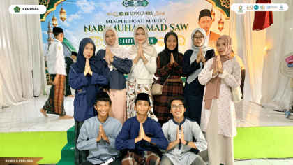 Maulid Nabi di MTs NU Astanajapura, Mahasiswa PLP UIN Siber Cirebon Dorong Penguatan Karakter Siswa