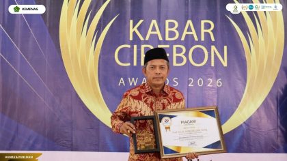 Rektor UIN Siber Cirebon Raih Kabar Cirebon Award 2026, Diapresiasi sebagai Arsitek Transformasi Kampus Siber
