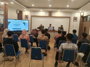 Pembukaan kegiatan Tracer Study 2026 Fakultas Syariah UIN Siber Syekh Nurjati Cirebon di Auditorium Fakultas Syariah.