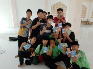 Tanpa HP, Mahasiswa PLP UIN Siber Cirebon Hadirkan Game Card untuk Belajar Al-Qur’an Hadis Lebih Seru