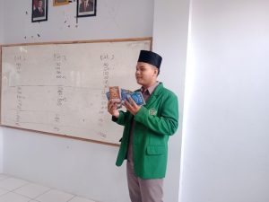 Tanpa HP, Mahasiswa PLP UIN Siber Cirebon Hadirkan Game Card untuk Belajar Al-Qur’an Hadis Lebih Seru