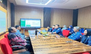 Pimpinan FDKI mengikuti pelaksanaan Audit Mutu Internal di Ruang Meeting FDKI