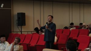 Sesi tanya jawab interaktif seminar nasional Syekh Yusuf Al-Makassari