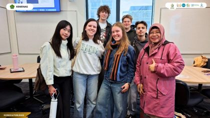 Topeng Cirebon Mendunia! Prof. Indrya Mulyaningsih Kenalkan Warisan Budaya Indonesia di Universitas Melbourne