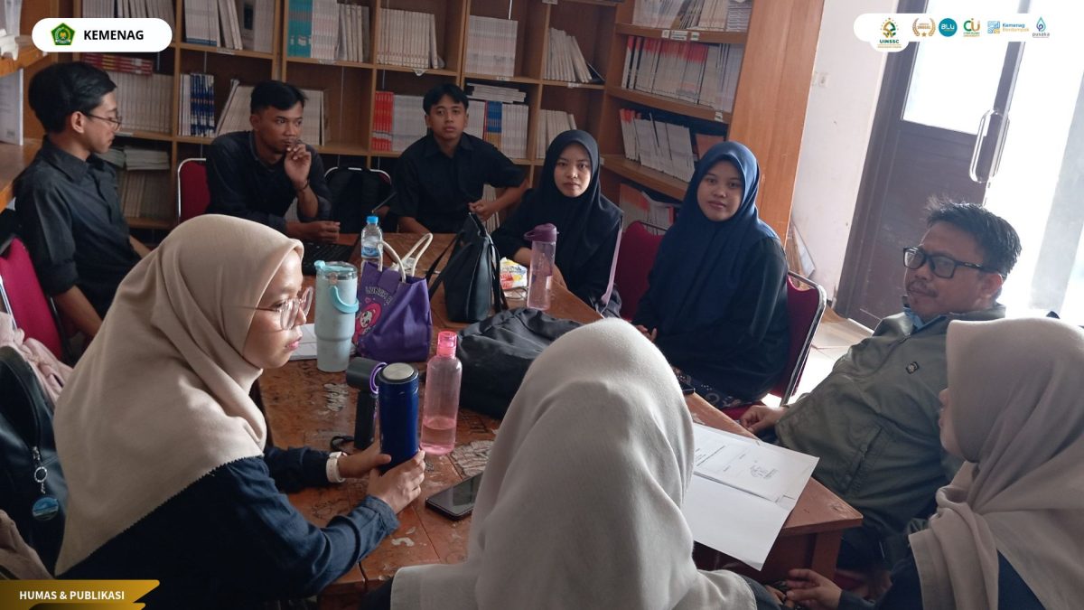 DPL Wahyono Monitoring PLP di SMAN Tengah Tani, Mahasiswa Diasah dalam Pembelajaran Digital dan Administrasi Sekolah