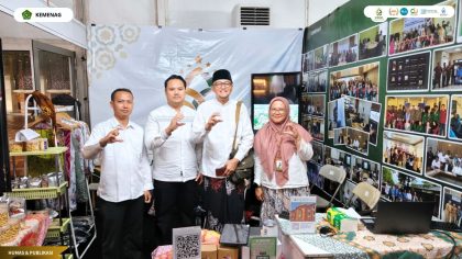 Kunjungi Booth UIN Siber Cirebon di IES 2026, Kepala Biro Hukum dan Kerja Sama Luar Negeri Kemenag Apresiasi Kehadiran Kampus Digital