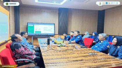 Tim AMI memeriksa eviden dan dokumen pendukung standar akademik FDKI