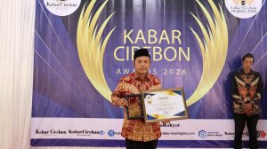 Rektor UIN Siber Cirebon Raih Kabar Cirebon Award 2026, Diapresiasi sebagai Arsitek Transformasi Kampus Siber