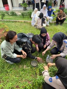 Tak Sekadar Teori, HIMPARIS UIN Siber Cirebon Praktik Kelola Sampah untuk Wujudkan Green Campus