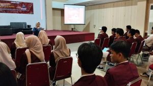 Tato Nuryanto Dosen FITK UIN Siber Cirebon Ajak Siswa Edu Global Berani Tampil dan Bangun Personal Branding