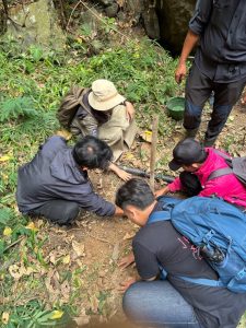 From Science to Action! Mahasiswa Tadris Biologi FITK UIN Siber Cirebon Adopsi Pohon untuk Pulihkan Ekosistem Gunung Ciremai