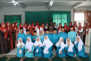 Tebar Kepedulian di Hari Santri dan Sumpah Pemuda, DWP UIN Siber Cirebon Sambangi Santri Al-Mutawally Kuningan